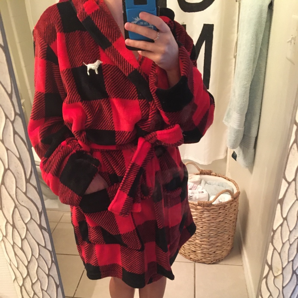 PINK Victoria’s Secret robe